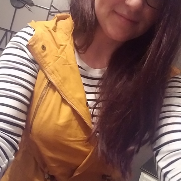 ONE LEFT* Hooded Utility Vest - Picture 3 of 3